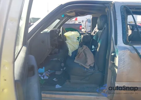 2004 GMC Sierra 1500 z USA, uszkodzony, nr VIN 2GTEK19V541383898